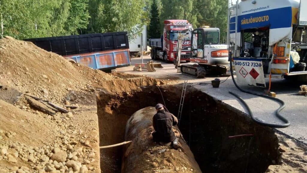 Öljysäiliön tyhjennys ja pesu – hinta ja työvaiheet 
